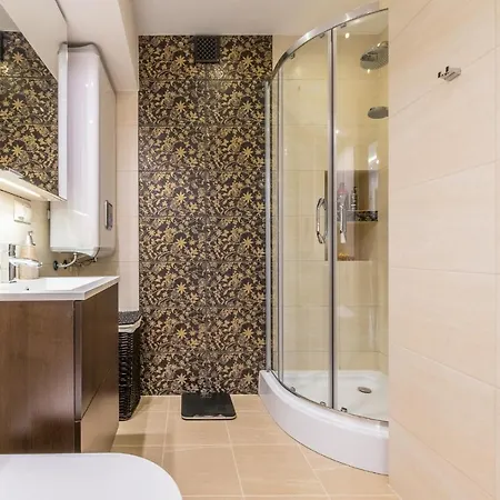 Do Parku Zdrojowego 1 Krok アパート ラプカ